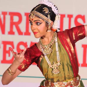 Budding Dancer Harini dazzles in Chennai Festival Season