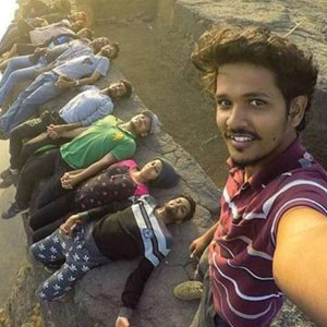 PEOPLE ARE DYING TO TAKE SELFIES