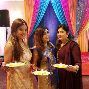 Gaiety at Punjabi Diwali Dhamaka—with chikka saps!
