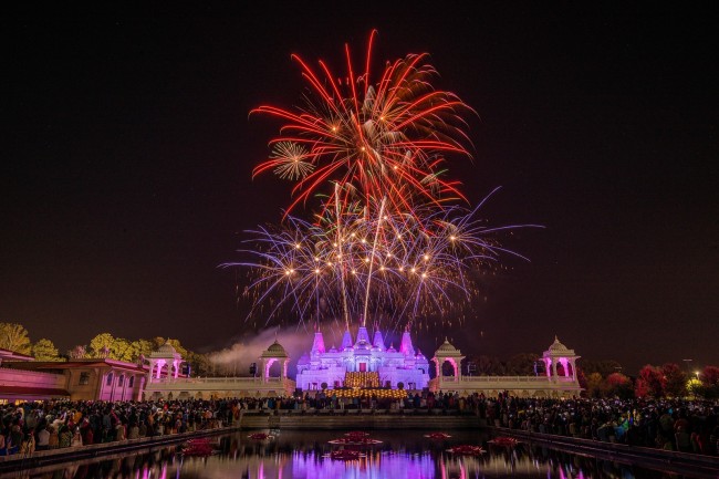 BAPS_diwali2014_fireworks.jpg