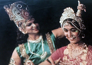 04_18_CvrStry-Pioneer-Indians-Scene-from-Ramayana.jpg