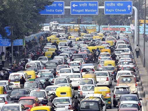 12_15_CvrStory-Delhi_traffic.jpg