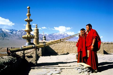 12_19_Travel-Ladakh-Thiksey-Monastry-Monks.jpg