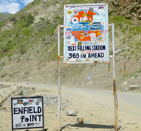 12_19_Travel-Ladakh-BRO-RoadSign-4.jpg