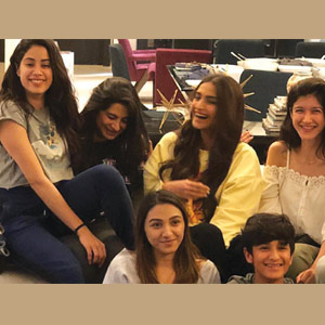 Janhvi Kapoor turns 21 surrounded by family