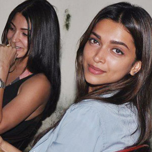 Anushka, Sonam bury the hatchet with Deepika
