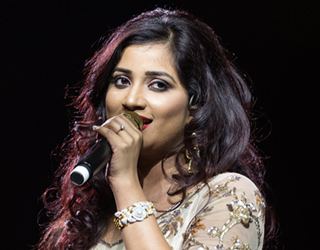 Bollywood’s Nightingale rouses passionate applause