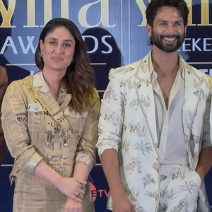 Kareena, Shahid share a warm hug on IIFA stage