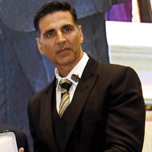 Fans shower love as Akshay turns 58
