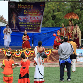 Diwali celebration at Centennial Olympic Park draws diverse crowd