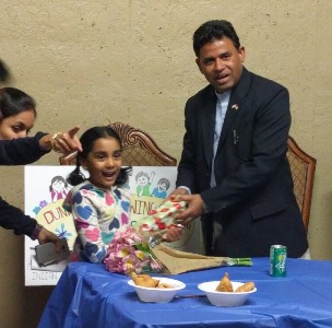 "Dunwoody Indians" organize Holi contest for children