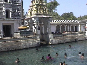 01_18_Pilgrimage_PushkarniTempleg.jpg