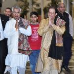 Anup Jalota and Chamunda Swami provide music, mantra, and meditation