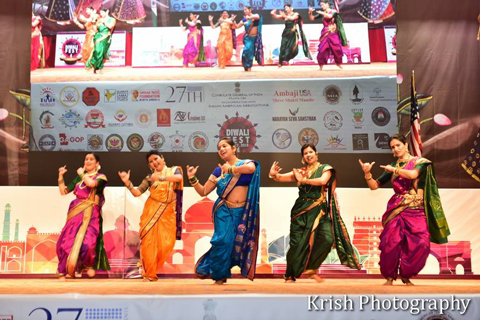 01_19_AT-DiwaliFest-Dancers.jpg