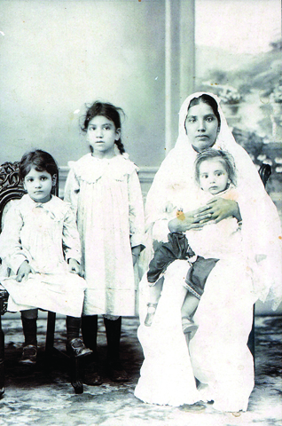 04_20_Heritage-Gyanee-Family.jpg