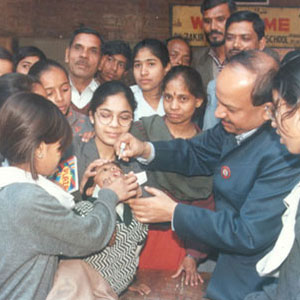 08_14-OfficialVisit_Polio.jpg