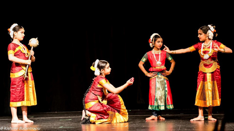 06_17_AT-Kathaavali_dancers.jpg