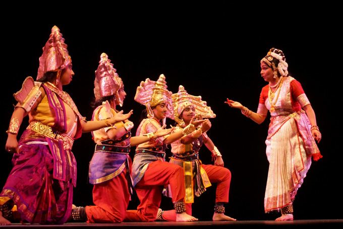 10_18_AT-Kucchipudi-Dancers.jpg