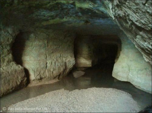 07_14_CvrStory-siju-cave-1.jpg