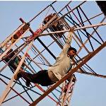HUMAN-POWERED FERRIS WHEEL