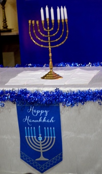 Hanukkiah200.jpg